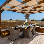 Villa Rose On The Beach